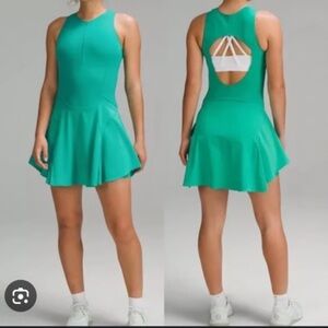 Lululemon Everlux Short Lined Tennis Tank Top Dress 6" liner Size 4